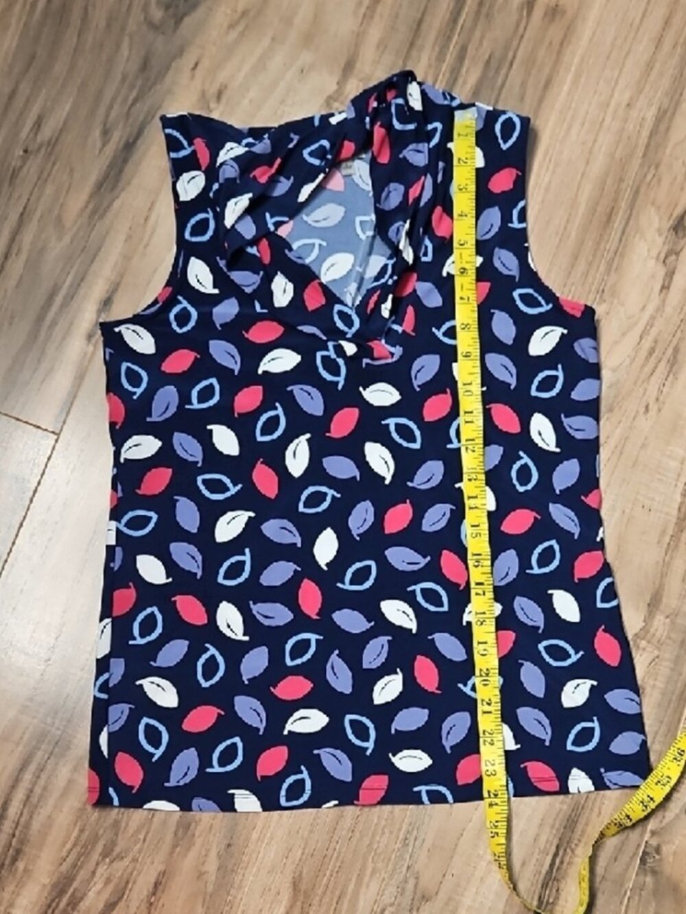 Sleeveless Navy Leaf-Print Top with Cowl Neck Small - Picture 4 of 4